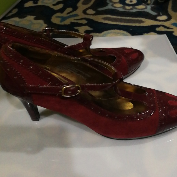 3" dress shoe - Picture 2 of 3